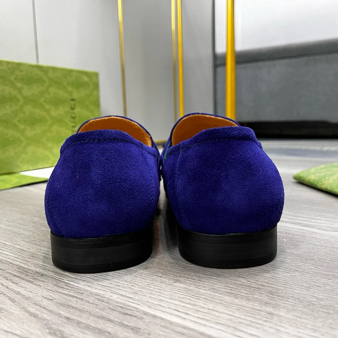 Factory price: 500💰-Gucci men’s formal leather shoes! Genuine molded horsebit, a classic must-have for your shoe cabinet! The feet are particularly delicate! This Gucci original version is a set last, and we are consistent with the counter! Therefore, it is more comfortable in terms of last shape and comfort! Take it to the counter and compare at will! Good shoes are more than just what they make! But grasp the essence from the inside out! Material: Imported first-layer frosted cowhide! Genuine leather outsole imported from Italy, size: 39-44 (38/45 customized, non-refundable)